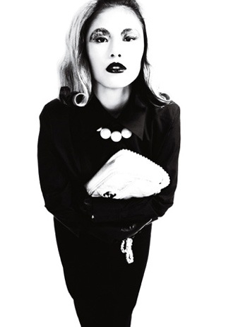 Một Hoa hậu hoàn vũ Riyo Mori khác lạ trên Elle! - 6 Một Hoa hậu hoàn vũ Riyo Mori khác lạ trên Elle! - 6