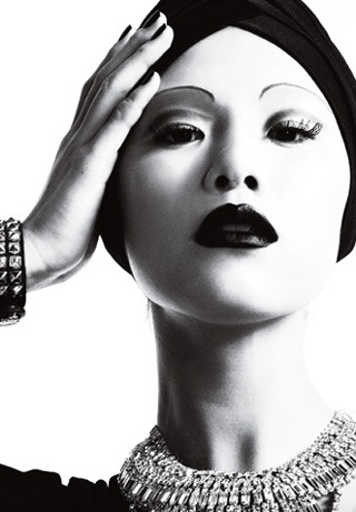 Một Hoa hậu hoàn vũ Riyo Mori khác lạ trên Elle! - 1 Một Hoa hậu hoàn vũ Riyo Mori khác lạ trên Elle! - 1