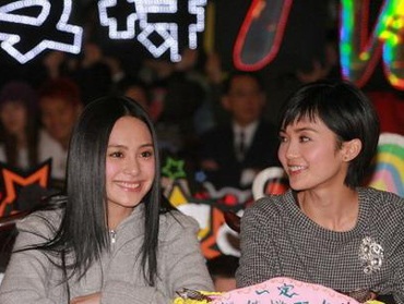 Chung Hân Đồng chính thức thừa nhận ảnh “nóng” - 3 Chung Hân Đồng chính thức thừa nhận ảnh “nóng” - 3