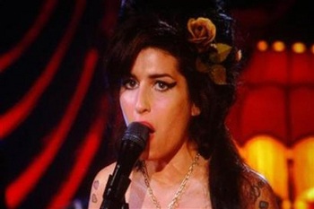 Amy Winehouse nhận giải Grammy qua truyền hình - 1 Amy Winehouse nhận giải Grammy qua truyền hình - 1