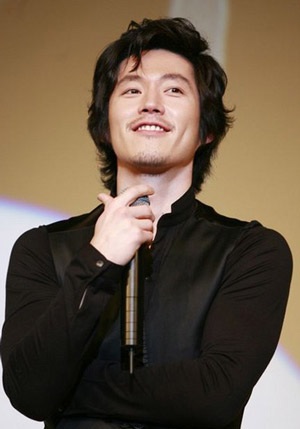 Jang Hyuk chính thức lên chức cha! - 1