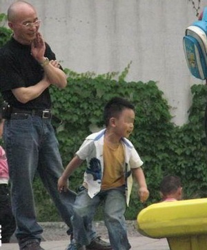 Trần Khôn có con trai riêng  - 3