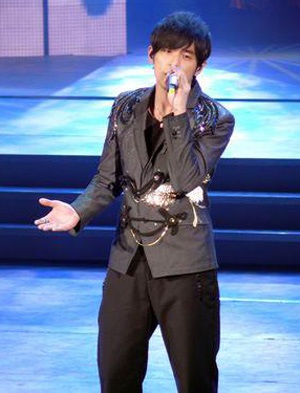 Chương Tử Di bị chỉ trích vì...hát nhép! - 3 Chương Tử Di bị chỉ trích vì...hát nhép! - 3