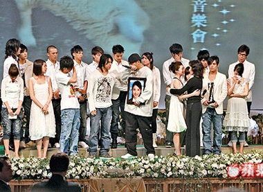 Xem lại buổi hòa nhạc tưởng niệm Hứa Vỹ Luân - 7