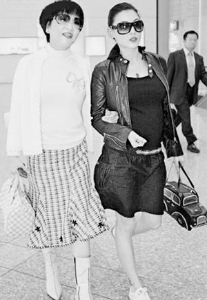 Mẹ chồng Trương Bá Chi “nổi giận” với giới truyền thông - 1 Mẹ chồng Trương Bá Chi “nổi giận” với giới truyền thông - 1