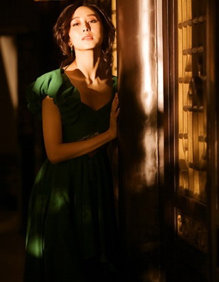 Những tấm hình đẹp của “người đẹp cổ trang” Hồ Tịnh - 5