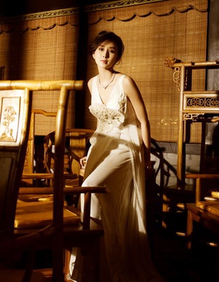 Những tấm hình đẹp của “người đẹp cổ trang” Hồ Tịnh - 17