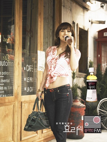 Lee Hyori gợi cảm hoá thân thành DJ - 9