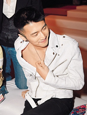 Tạ Đình Phong sút cân sau scandal của vợ - 6