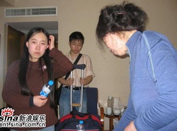 Cô gái mất cha đòi Lưu Đức Hoa bồi thường - 1