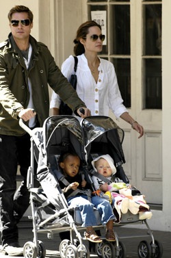 Tại sao ông bà Smith lại nhận con nuôi Việt Nam? - 1