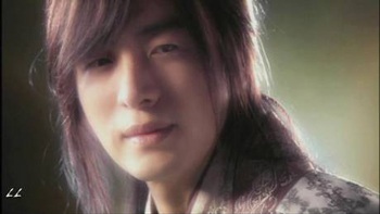 Bae Yong Joon: Ngôi sao Hàn Quốc nổi tiếng nhất châu Á - 3