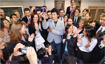 Sinh viên Harvard hạnh phúc khi được gặp Bi (Rain) - 1