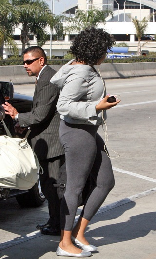Jennifer Hudson cũng “nhầm” legging là… quần! - 6