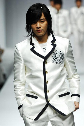 Lee Dae Hee tỏa sáng trong buổi trình diễn của Andre Kim - 4 Lee Dae Hee tỏa sáng trong buổi trình diễn của Andre Kim - 4