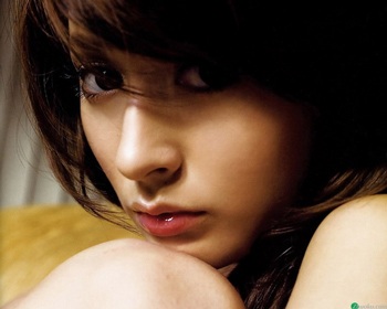 Chùm ảnh “nóng” của bông hồng lai Leah Dizon - 1