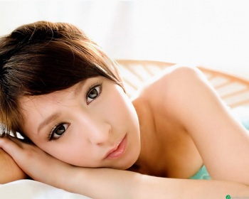 Chùm ảnh “nóng” của bông hồng lai Leah Dizon - 9