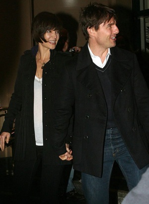 Katie Holmes mệt mỏi quá mức vì chồng? - 2 Katie Holmes mệt mỏi quá mức vì chồng? - 2