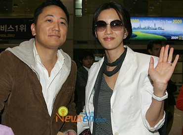 Vợ chồng Kim Min bất ngờ trở về Hàn Quốc - 2 Vợ chồng Kim Min bất ngờ trở về Hàn Quốc - 2