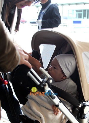 Vợ chồng Kim Min bất ngờ trở về Hàn Quốc - 3 Vợ chồng Kim Min bất ngờ trở về Hàn Quốc - 3