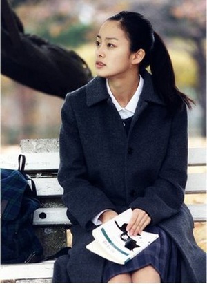 Những tấm hình "độc" và đẹp của Kim Tae Hee - 4