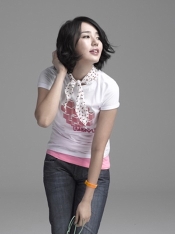 Yoon Eun Hye xinh đẹp trong bộ sưu tập hè Basic House - 12 Yoon Eun Hye xinh đẹp trong bộ sưu tập hè Basic House - 12