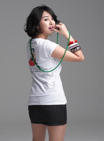 Yoon Eun Hye xinh đẹp trong bộ sưu tập hè Basic House - 8 Yoon Eun Hye xinh đẹp trong bộ sưu tập hè Basic House - 8