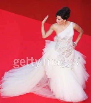 Ngày thứ hai sôi động của LHP Cannes lần thứ 61 - 24