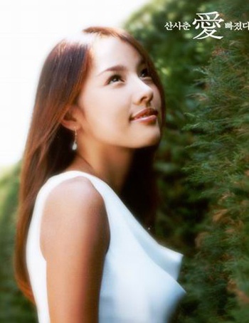 Lee Hyori: “Tôi không phẫu thuật thẩm mỹ” - 5
