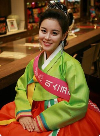 Hoa hậu Hàn Quốc 2007 tham gia trình diễn thời trang - 6 Hoa hậu Hàn Quốc 2007 tham gia trình diễn thời trang - 6