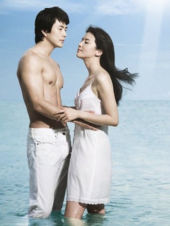 Kwon Sang Woo "khoe" thể hình đẹp trong quảng cáo - 2