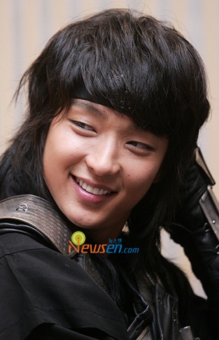 Ra mắt đoàn làm phim “Nhất Chi Mai” của Lee Jun Ki - 11 Ra mắt đoàn làm phim “Nhất Chi Mai” của Lee Jun Ki - 11