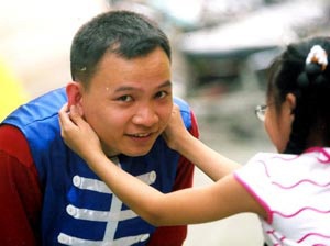 MC Lại Bắc Hải Đăng mong vợ sinh con gái - 1