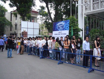 Hơn 5.000 thí sinh đăng ký dự thi Việt Nam Idol - 1