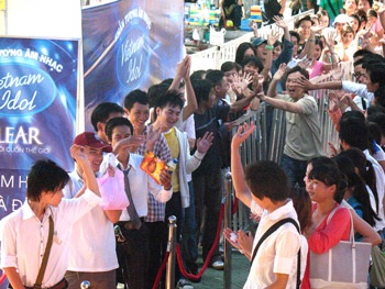Hơn 5.000 thí sinh đăng ký dự thi Việt Nam Idol - 2