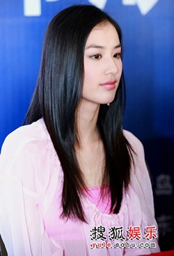 Vẻ đẹp khác biệt của Huỳnh Thánh Y - 1