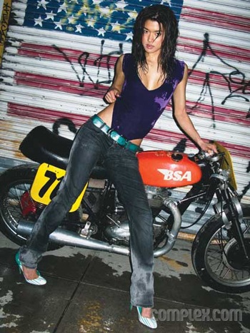 Người đẹp gốc Á Grace Park “nóng” trên tạp chí Complex - 13