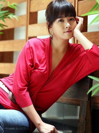 Kim Sun Ah "sốc" vì tin đồn đóng phim cấp 3 - 4