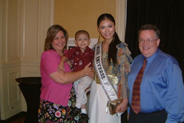 Nhìn lại một năm bận rộn của Hoa hậu hoàn vũ 2007  - 22