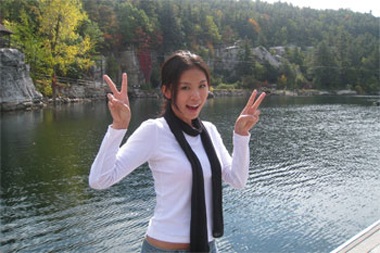 Nhìn lại một năm bận rộn của Hoa hậu hoàn vũ 2007  - 29