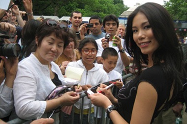 Nhìn lại một năm bận rộn của Hoa hậu hoàn vũ 2007  - 2