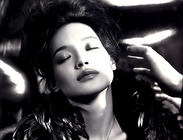 Người đẹp gợi cảm Thư Kỳ “luận bàn” về tình yêu - 10 Người đẹp gợi cảm Thư Kỳ “luận bàn” về tình yêu - 10