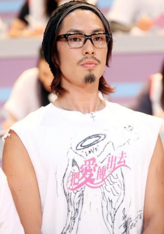 Ngô Kiến Hào “lột xác” trên tạp chí Esquire - 3 Ngô Kiến Hào “lột xác” trên tạp chí Esquire - 3