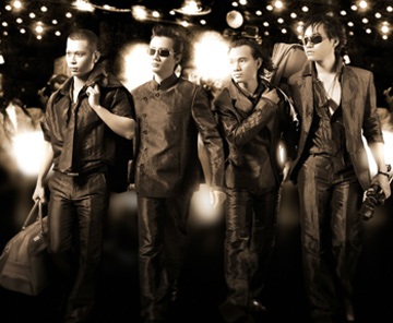 AC&M đóng phim: Không ngại cảnh "tình tứ"  - 1