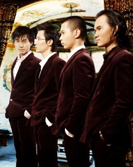 AC&M đóng phim: Không ngại cảnh "tình tứ"  - 2