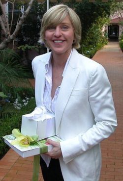 Paris Hilton, xin cô đừng "làm trò" nữa! - 1 Paris Hilton, xin cô đừng "làm trò" nữa! - 1