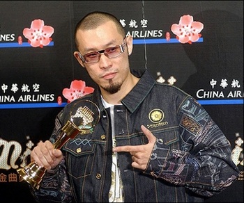 Thái Y Lâm: Nữ hoàng của đêm trao giải Golden Melody Awards  - 2