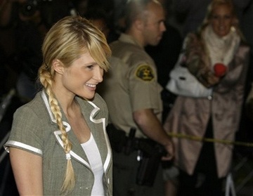 Paris Hilton đã ra tù - 1