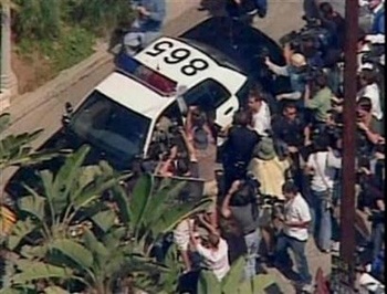 Paris Hilton trở lại nhà giam ở Lynwood - 1