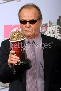 Sau Paris Hilton là “Thuyền trưởng Jack”... - 7